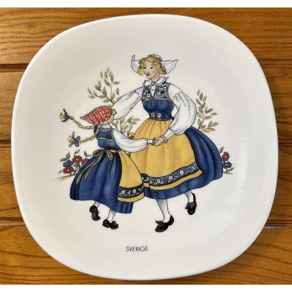 Rörstrand Sweden Sverigedräkten Wall Plate Swedish National Costume w Box - Picture 2 of 9